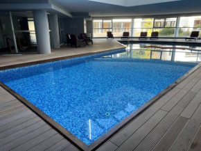 Unidad 2301, Ocean Drive.